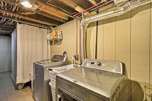 Roscommon Home With Deck, 7 Mi To Higgins Lake!