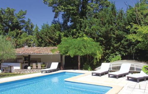 Three-bedroom Holiday Home In Puygiron