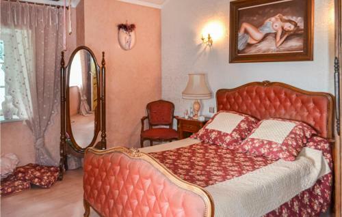 Stunning Home In St. Quentin de Caplong W/ 2 Bedrooms