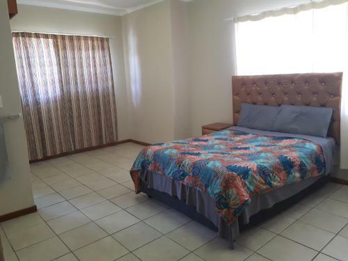 Cottage, Close To Uj, Milpark, Wits