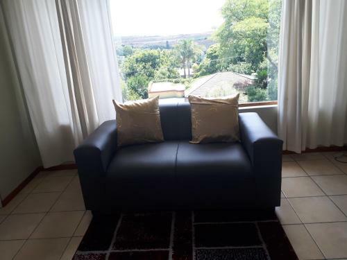 Cottage, Close To Uj, Milpark, Wits