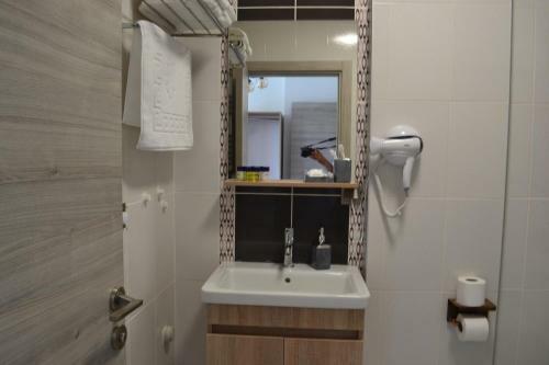 Parli Hotel