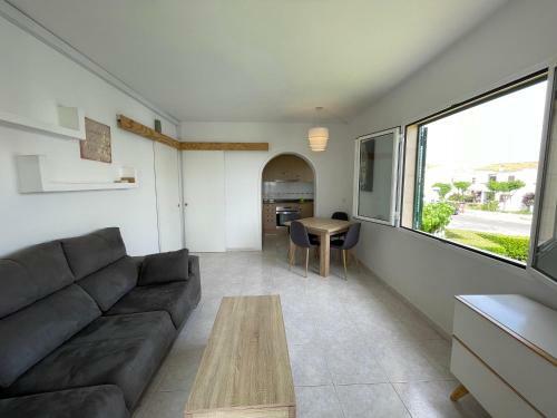 Apartamento de 2 Dormitorios Con Piscina - Mitjana