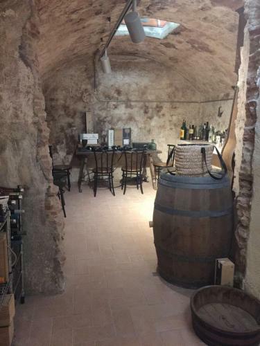 Country House With Pool And Wine Cellar