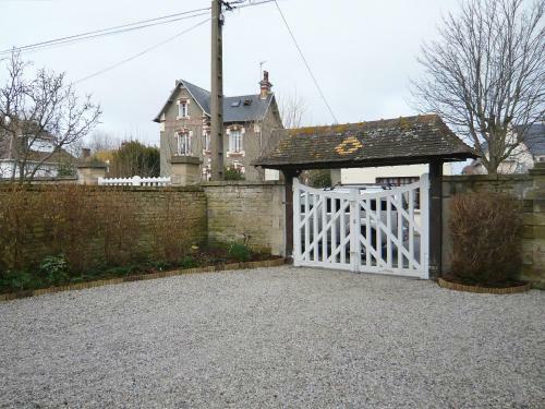 Holiday Home Le Cyclamen Courseulles Sur Mer