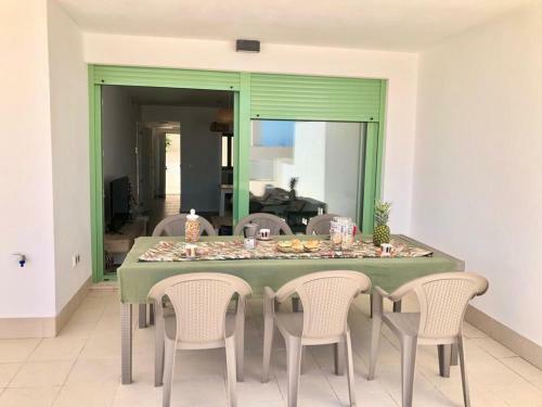Apartamento En Moj�car En 1� L�nea de Playa