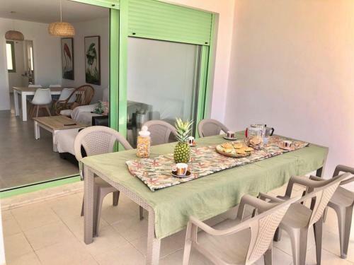 Apartamento En Moj�car En 1� L�nea de Playa
