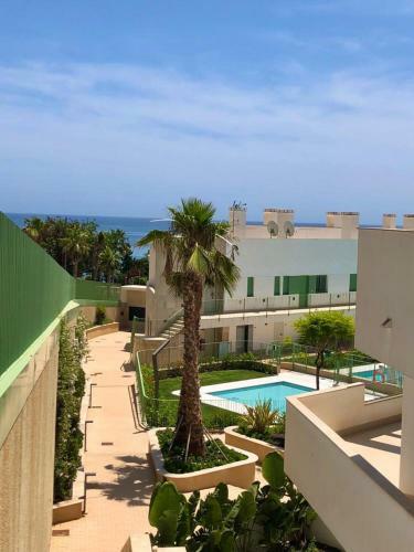 Apartamento En Moj�car En 1� L�nea de Playa