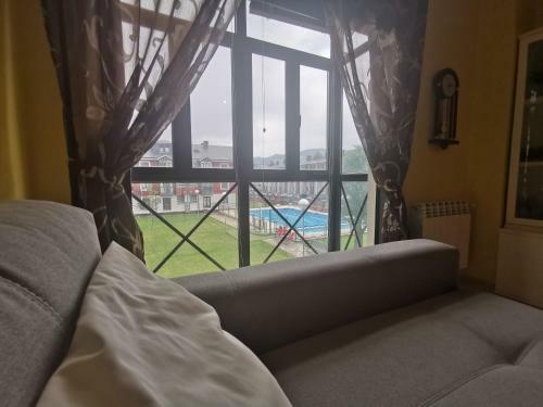 Apartamento de 3 Dormitorios Con Piscina Riaza