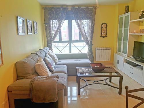 Apartamento de 3 Dormitorios Con Piscina Riaza