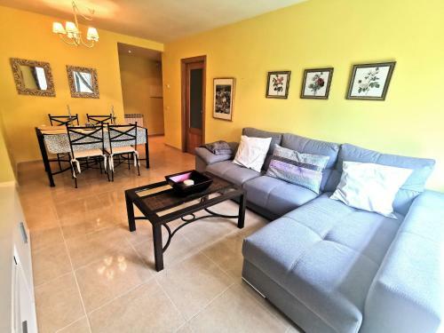 Apartamento de 3 Dormitorios Con Piscina Riaza