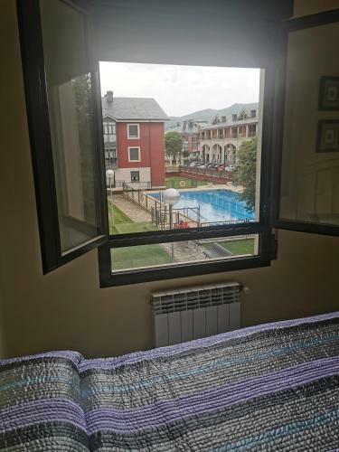 Apartamento de 3 Dormitorios Con Piscina Riaza