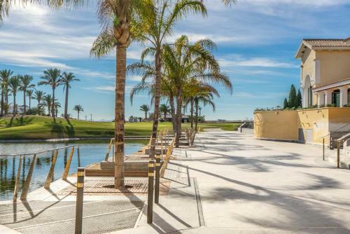 Stunning 2 Bedroom 2 Bathroom Town House - Ce7lt