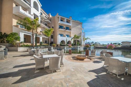 Stunning 2 Bedroom 2 Bathroom Town House - Ce7lt