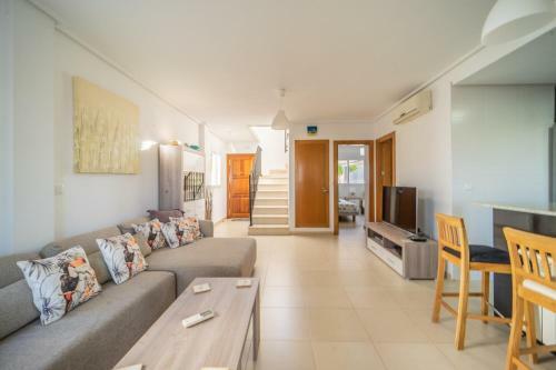 Stunning 2 Bedroom 2 Bathroom Town House - Ce7lt