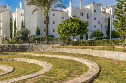Stunning 2 Bedroom 2 Bathroom Town House - Ce7lt
