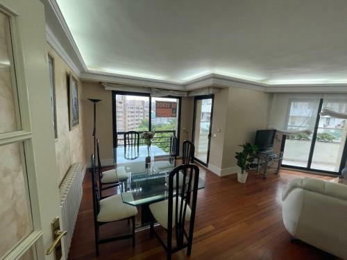 Apartamento Duplex Con Piscina Y Garaje Cerca de La Playa