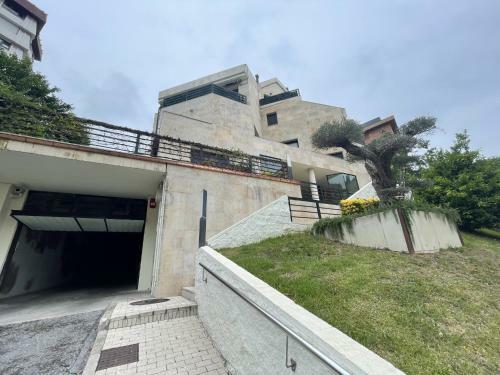 Apartamento Duplex Con Piscina Y Garaje Cerca de La Playa