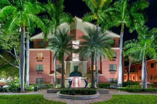 Best Western Plus Windsor Gardens Hotel & Suites/conference Center