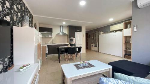 Moderno Apartamento En Residencial Con Piscina