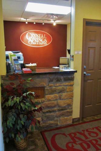 Hotel Crystal Springs Inn And Suites