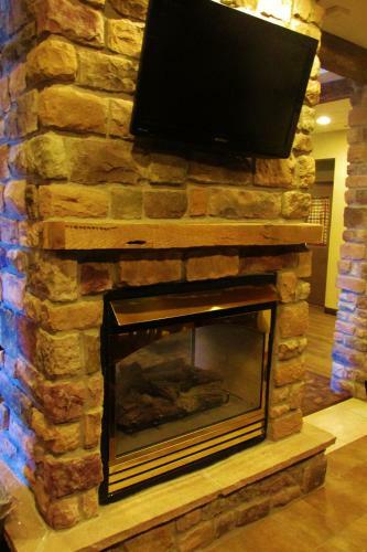 Hotel Crystal Springs Inn And Suites