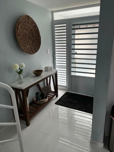 Villa Newly Remodel Steps Away From The Beach