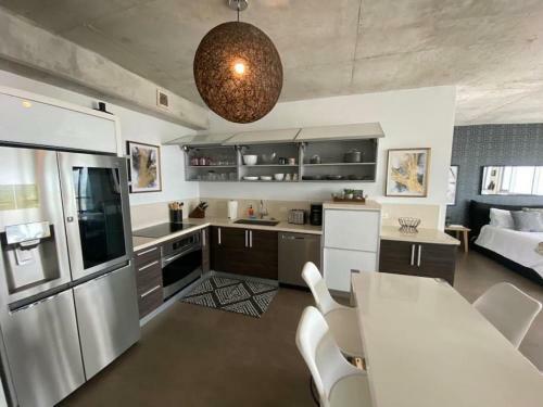 Kasa Skyview Luxury Loft Style 15th Floor Condo