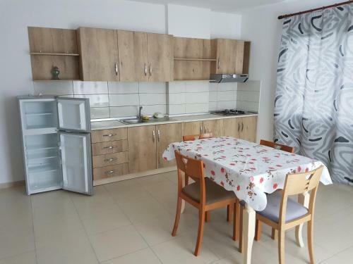 Xhoni Apartment