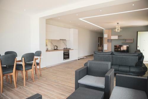 Lr 2-bedrooms Apartament Sea View 2