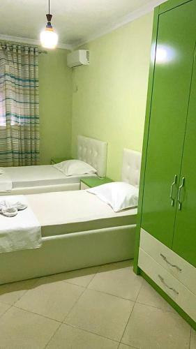 Edoni's Apartments