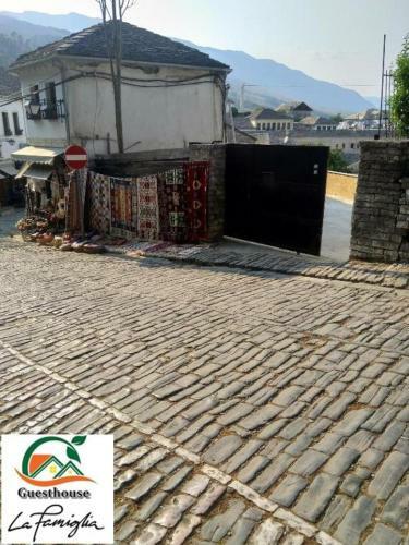 Hostal Guesthouse La Famiglia