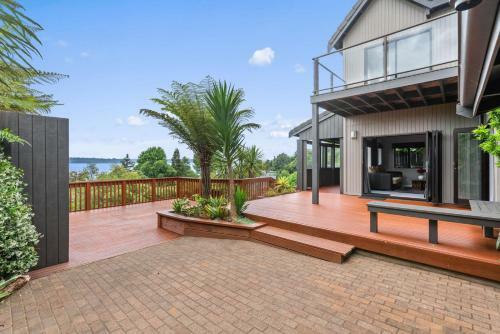 M?nawa On Kawaha - Kawaha Point Holiday Home