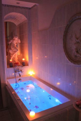 Hostal Chateau De La Chapelle Des Bois