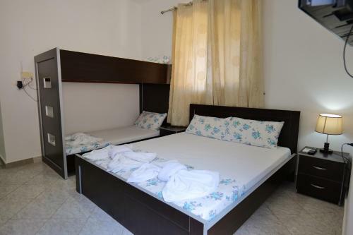 Bed & Breakfast Vila Panorama Piqeras