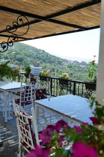 Bed & Breakfast Vila Panorama Piqeras