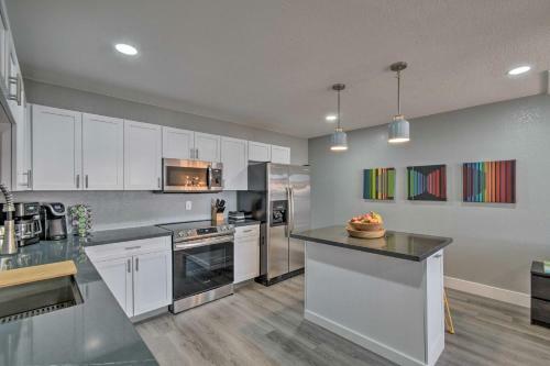 Apartamento Peaceful Step-free Condo, 1 Mi To Downtown!