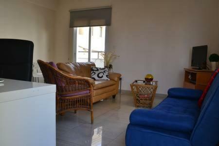 Entire 1-bedroom Apartment Centrally Located