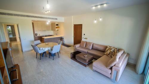 Marina Limasool 3 Bedroom Apartment & Pool