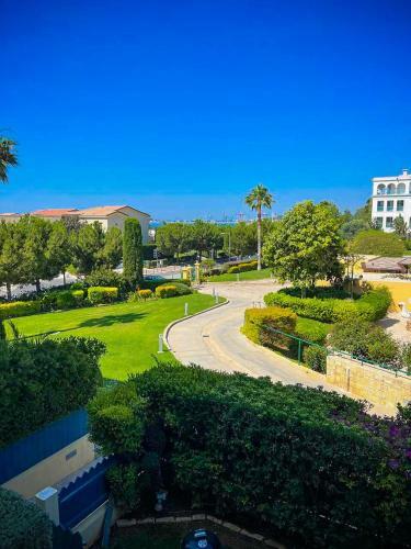 Marina Limasool 3 Bedroom Apartment & Pool