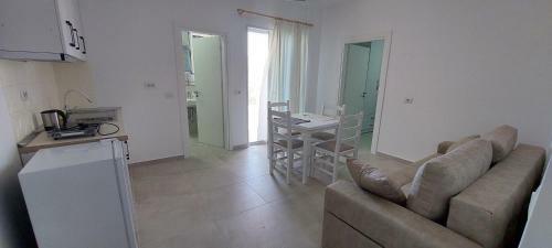Sunshine Square Apartments