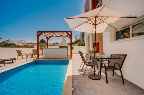 Dream 3bdr Villa With Private Pool Near The Beach!