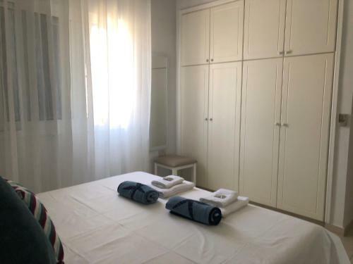 Limnaria Gardens - Modern Sunny 2 Bed Apartment