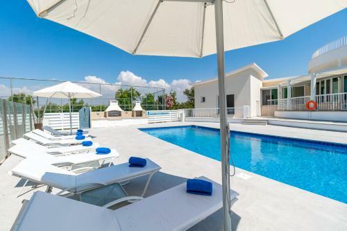 Villa Amelia By Ezoria