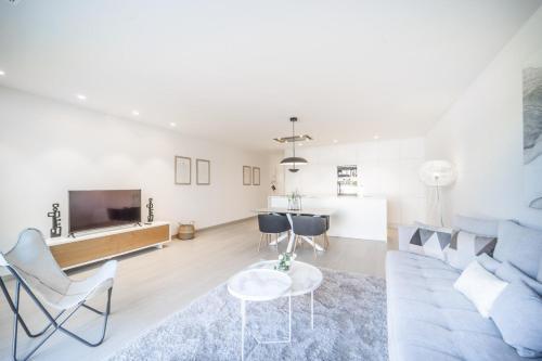 Spectacular Apartment In Las Colinas - Ls21lc