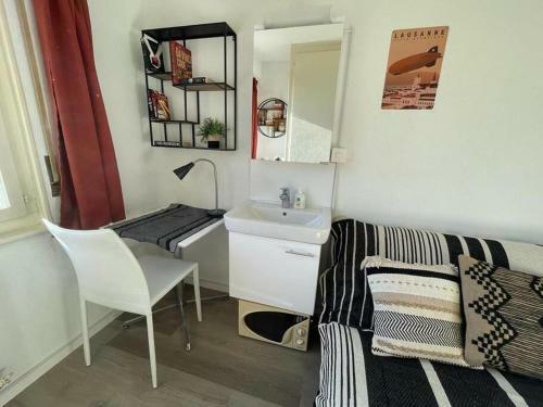 Hostal Independent Room With Stunning View In Pully