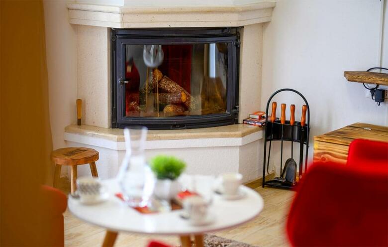 Nice Home In Vrlika With Wifi And 4 Bedrooms