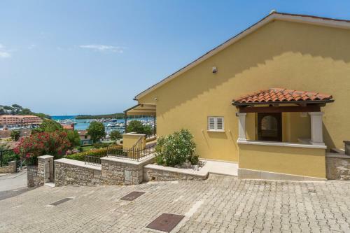 Villa Alba Vrsar With Jacuzzi And Sea View