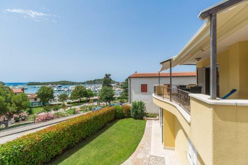 Villa Alba Vrsar With Jacuzzi And Sea View