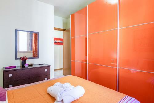 Castello Normanno Modern Sea View Apartment
